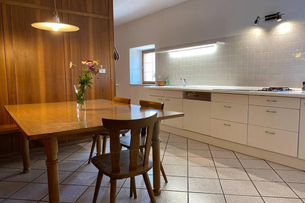 Grosse Wohnung Mit Garagenparkplatz Fiè Exteriér fotografie