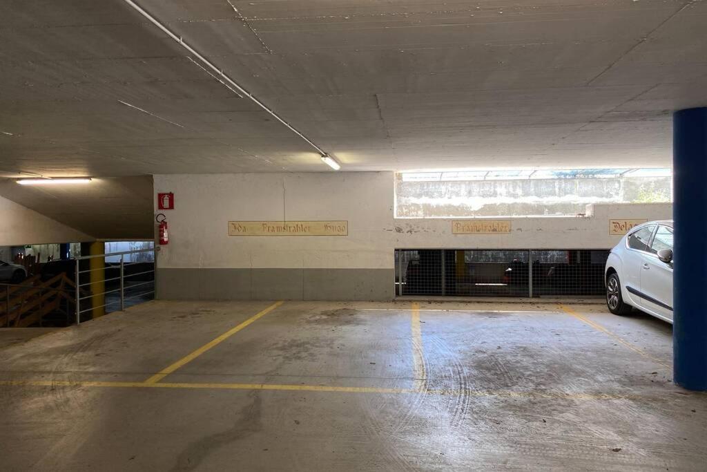 Grosse Wohnung Mit Garagenparkplatz Fiè Exteriér fotografie
