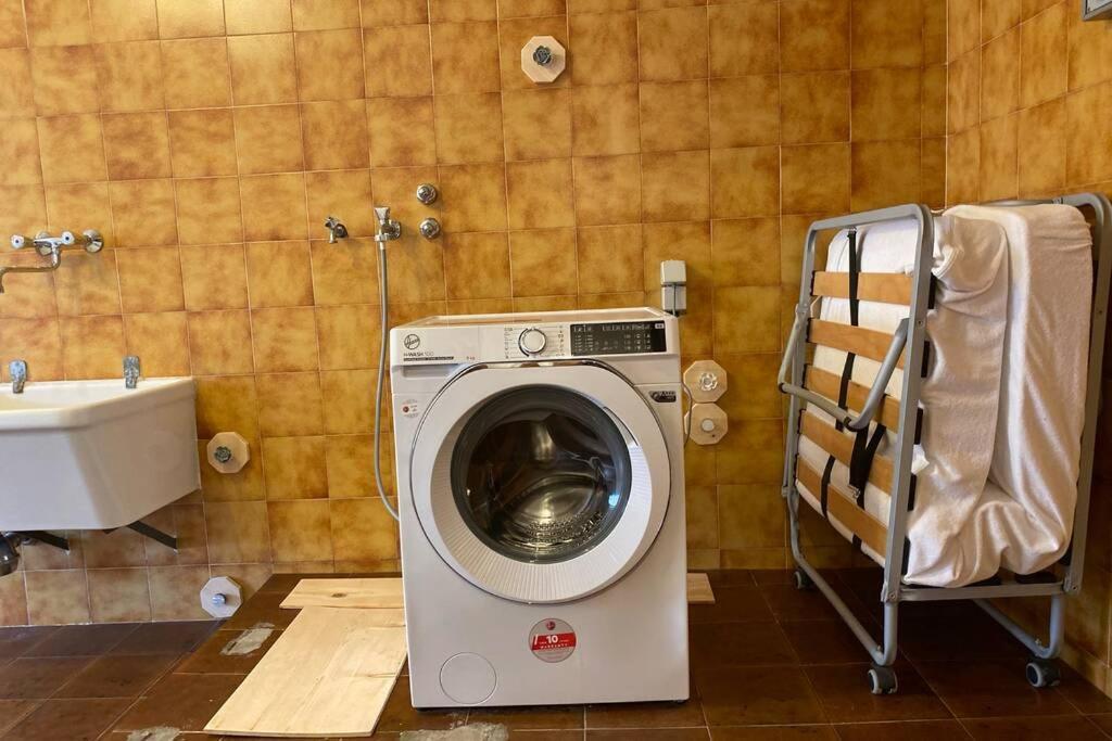 Grosse Wohnung Mit Garagenparkplatz Fiè Exteriér fotografie
