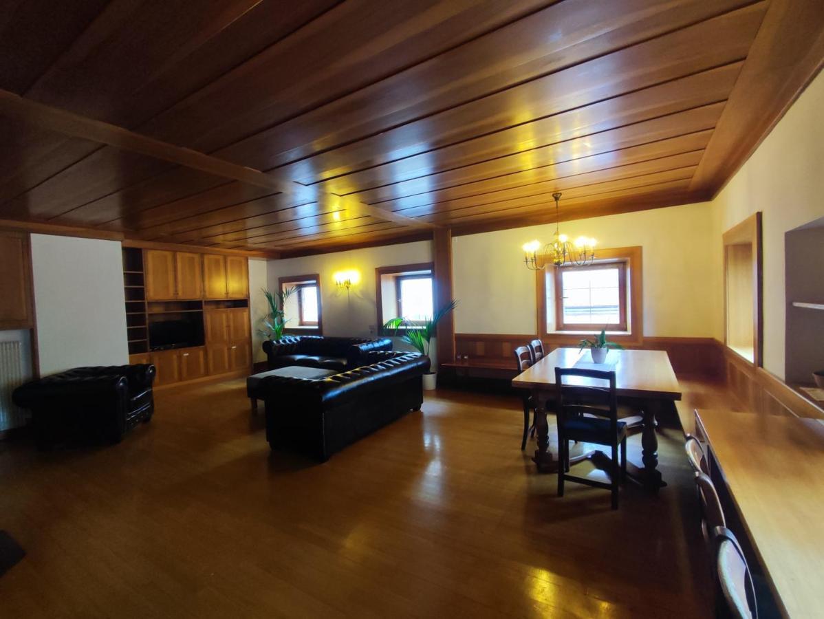Grosse Wohnung Mit Garagenparkplatz Fiè Exteriér fotografie